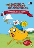 LAS AVENTURAS DE FINN Y JAKE: LIBRO DE ACTIVIDADES CON PEGATINAS di VV.AA. 