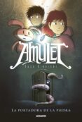 AMULET 1: LA PORTADORA DE LA PIEDRA de KIBUISHI, KAZU 