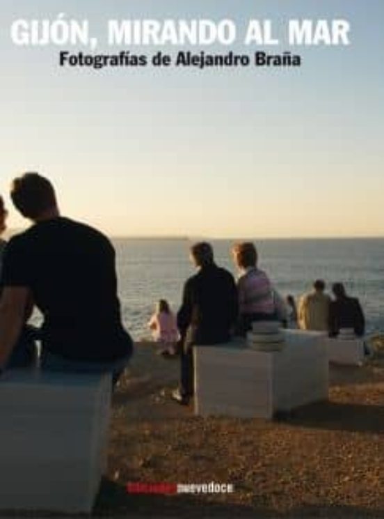 Gijon Mirando Al Mar
