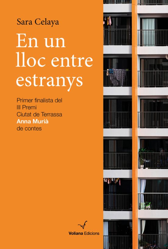 En Un Lloc Entre Estranys