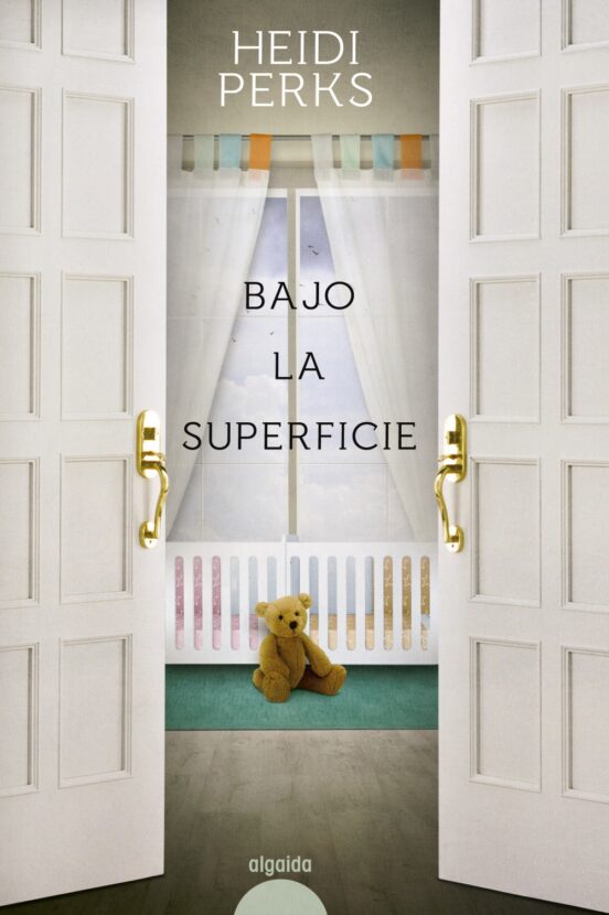 Bajo La Superficie