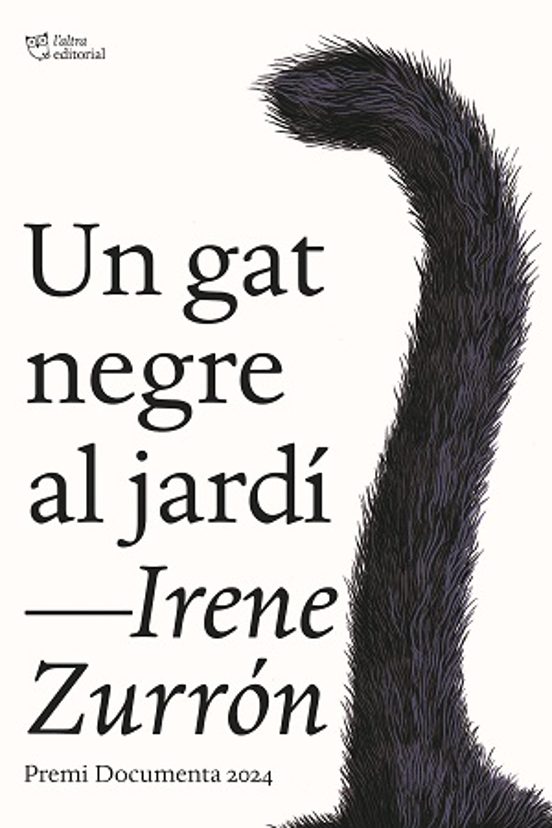 Un Gat Negre Al Jardí