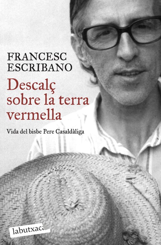 Descalç Sobre La Terra Vermella