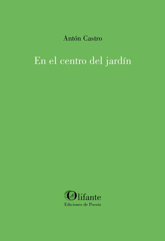 En El Centro Del Jardín
