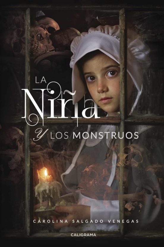 La Niña Y Los Monstruos