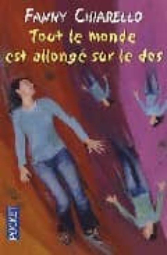 Tour Le Monde Est Allonge Sur Le Dos