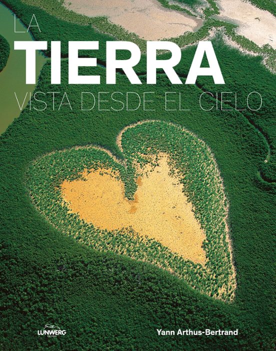La Tierra Vista Desde El Cielo: Una Imagen Aerea Del Planeta