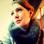 PAULA HAWKINS PAULA HAWKINS