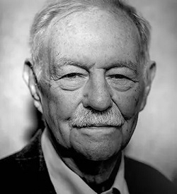 Eduardo Mendoza