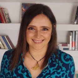 Eva Comas-Arnal