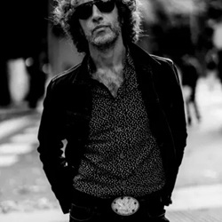 Javier Menéndez Flores