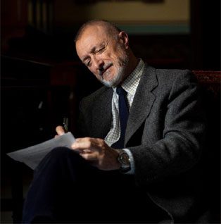 ARTURO PEREZ-REVERTE