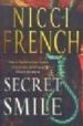 SECRET SMILE de FRENCH, NICCI 