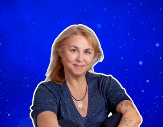 Foto de Megan Maxwell sobre fondo azul estrellado