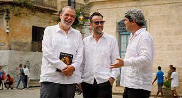 Lee un texto exclusivo de Carmen Mola