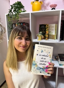 foto de labibliotecademeri con libor en la mano