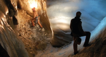 Un espeleólogo en las profundidades del cosmos