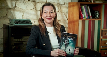 Eva Gª. Sáenz de Urturi nos presenta su nueva novela