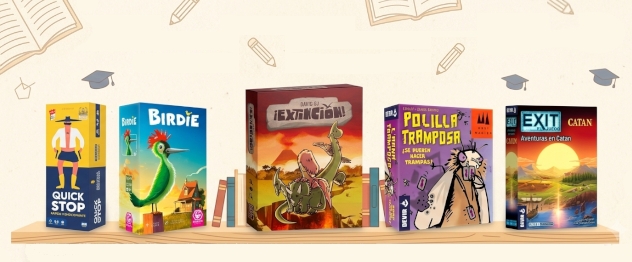 Juegos de mesa sobre estantería
