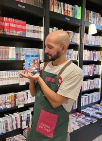 Frean con el libro que recomienda