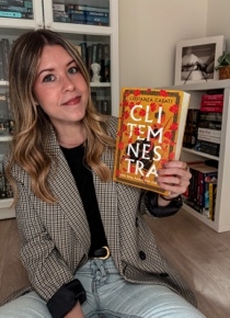 @booksandsunfowers _ con el libro que recomienda