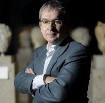 SANTIAGO POSTEGUILLO